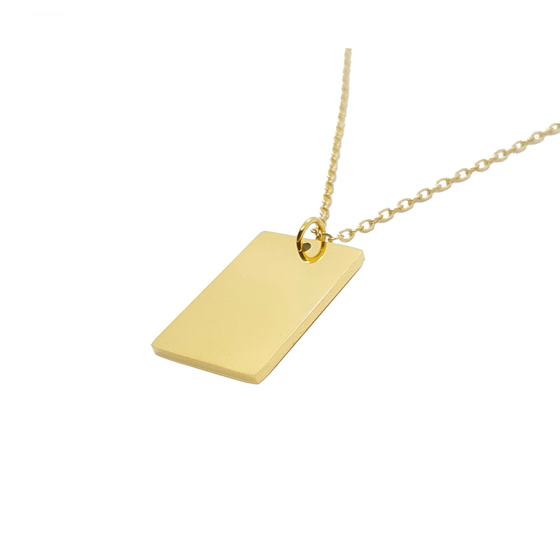 Blockhalskette mit Gravur von 4MyLove – goldfarbener rechteckiger Edelstahl-Anhänger an feiner Gliederkette