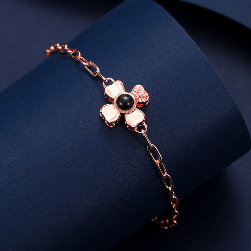 Blumen-Fotoarmband – Detailansicht mit persönlichem Bild