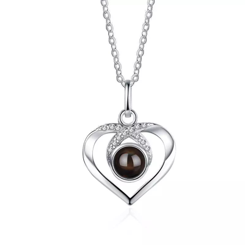 kette-mit-persoenlichem-foto-heart-shaped-diamonds