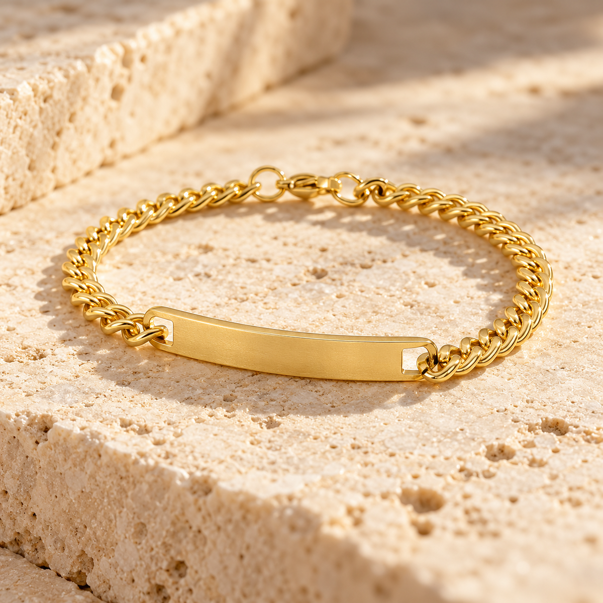 Damen-Gravurarmband Gold mit leerer Gravurplatte für deinen Wunschtext