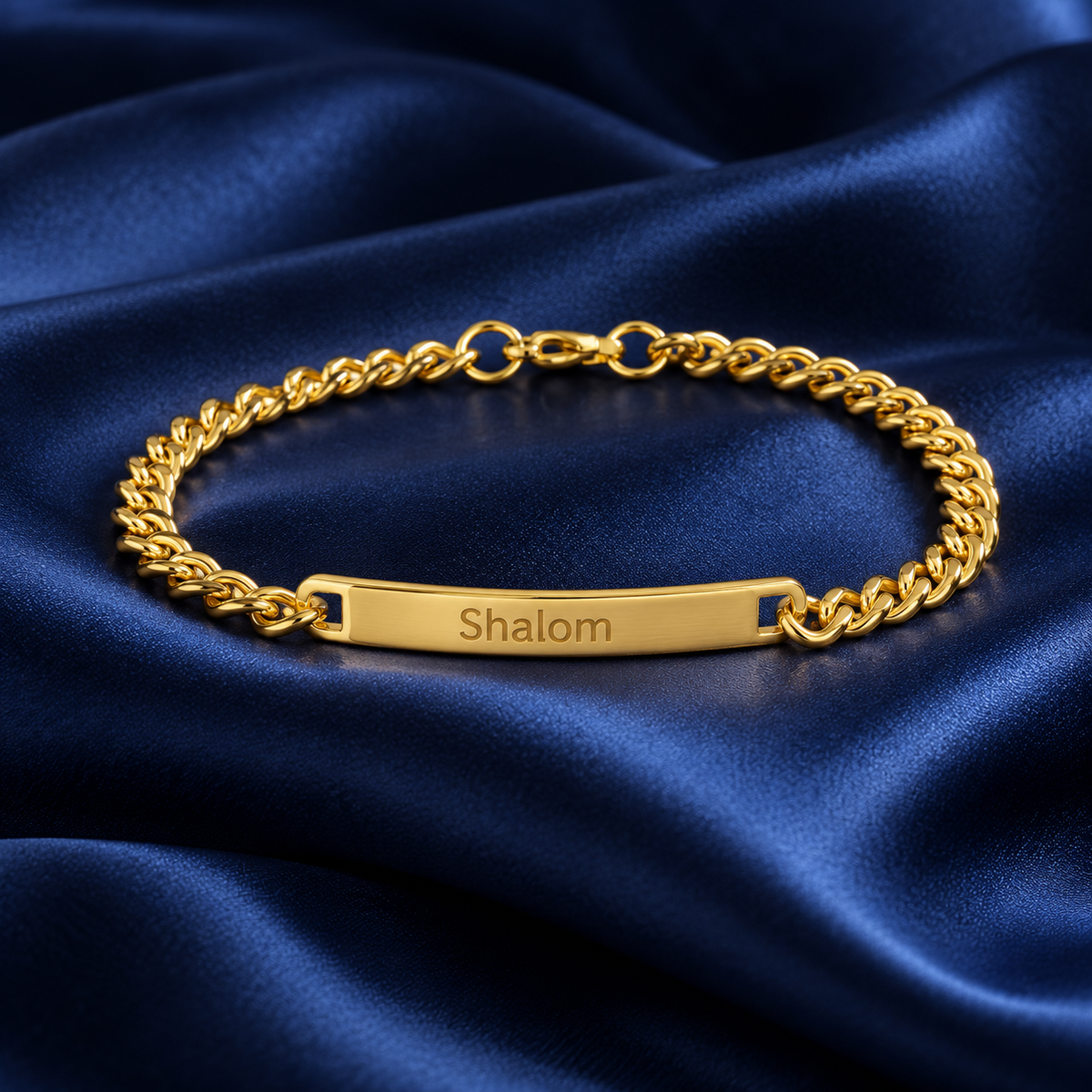 Goldenes Damenarmband mit Gravur „Shalom“ – personalisiertes Gravurarmband