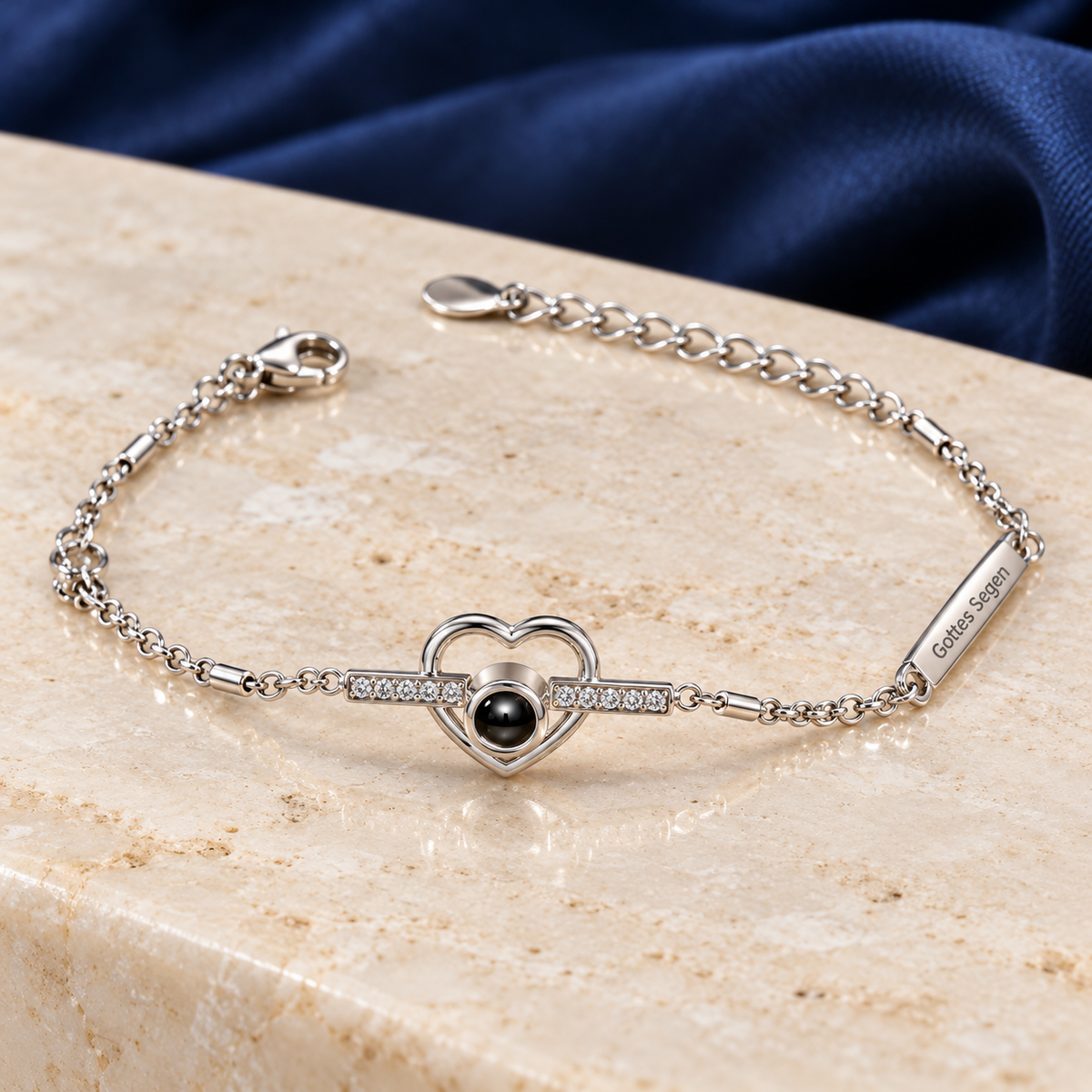 Silbernes Fotoarmband mit Kristallherz, Fotolinse und Gravurstab
