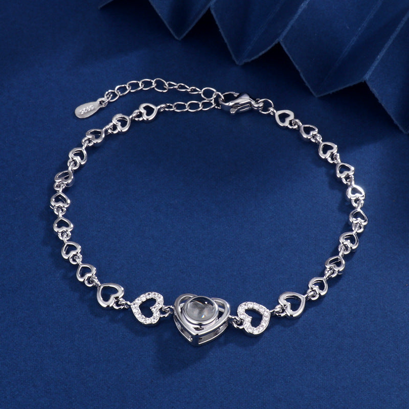 Kristall-Herzen-Fotoarmband – Detailansicht mit persönlichem Bild