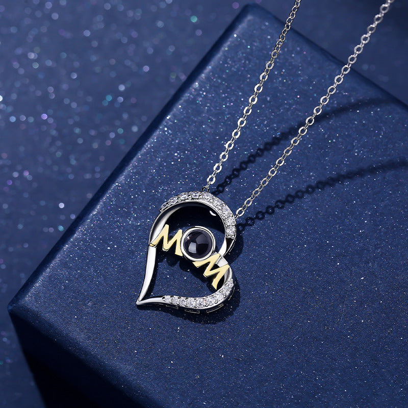 Personalisierte Fotokette für Mama – Herz mit MOM-Schriftzug