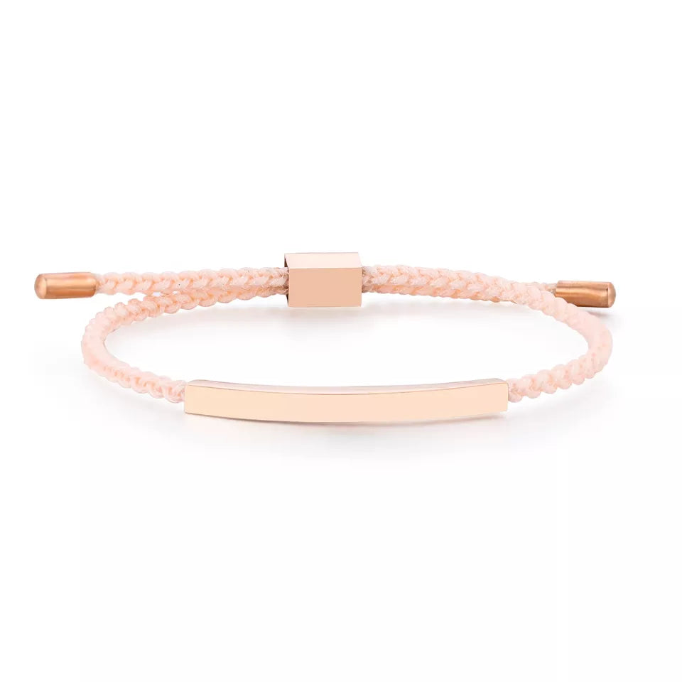 Personalisiertes Stoff-Gravurarmband, Detailansicht