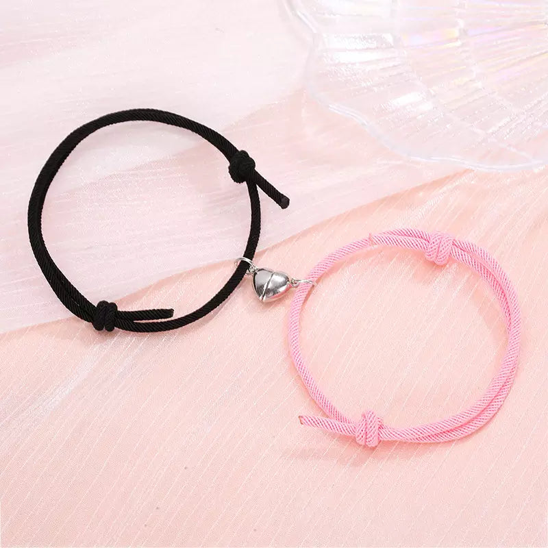 Set aus zwei Partnerarmbändern mit magnetischem Herz – Geschenk für Paare von 4MyLove